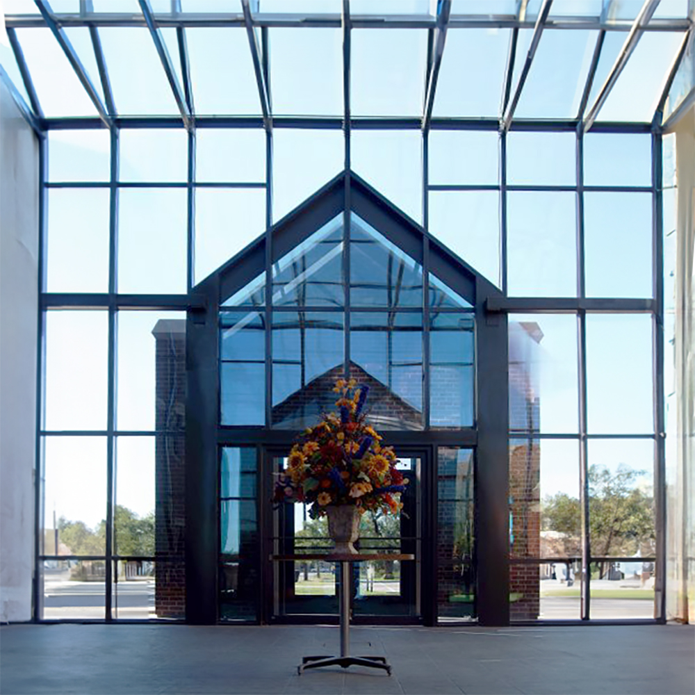 Methodist church atrium Glazed structure, abiliene church