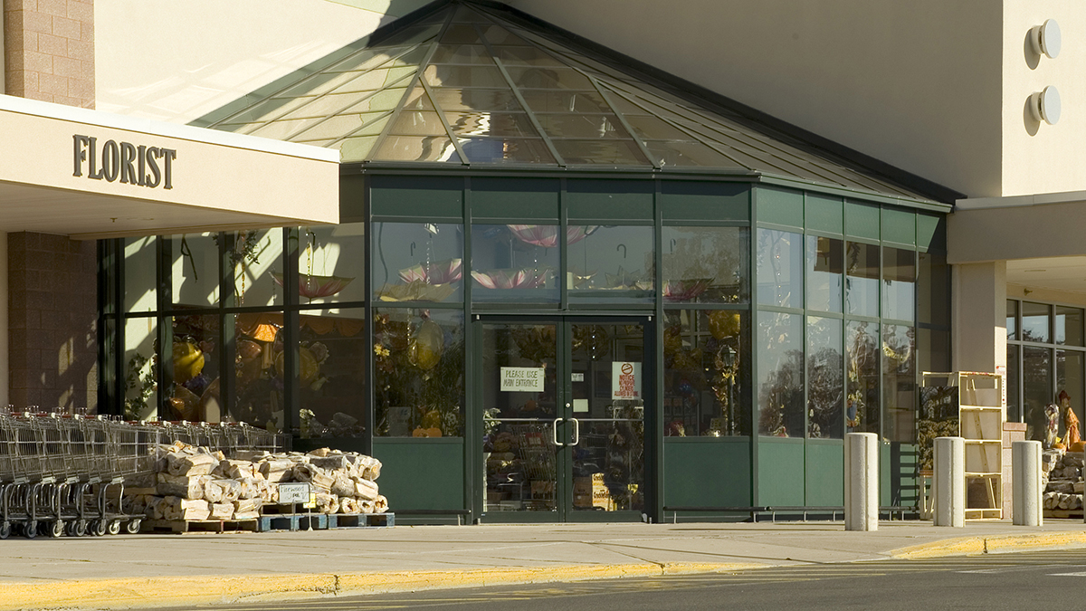 Glazed structure, floral department