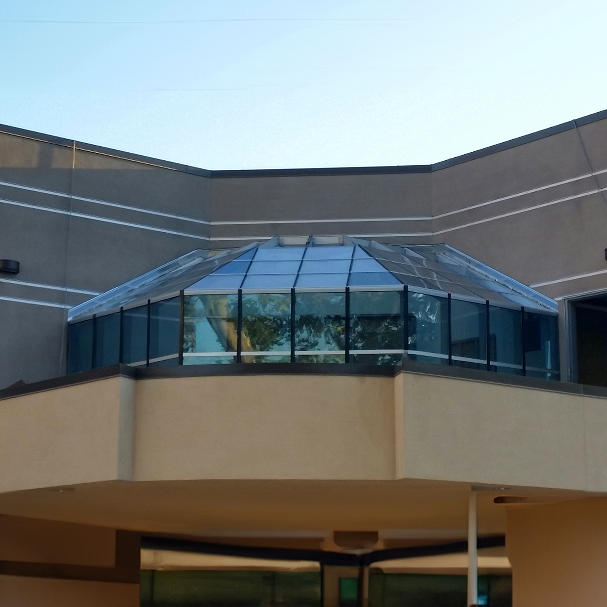 Glazing contractor Glazed structure with the right contractor